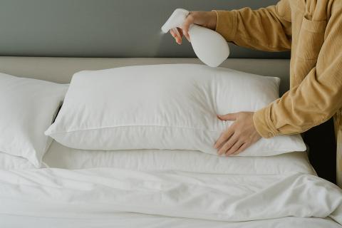 Бюджетный способ ароматизировать дом: рецепт с солью и кондиционером для белья