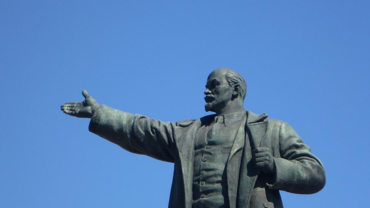 Monument to Lenin on Lenin Square in Volgograd 001 Monument to Lenin on Lenin Square in Volgograd 001