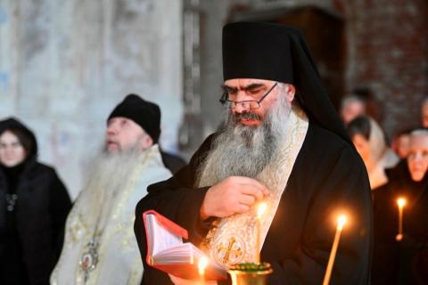Верующие могут встретить Новый год на ночной литургии в храме — Иеромонах Макарий