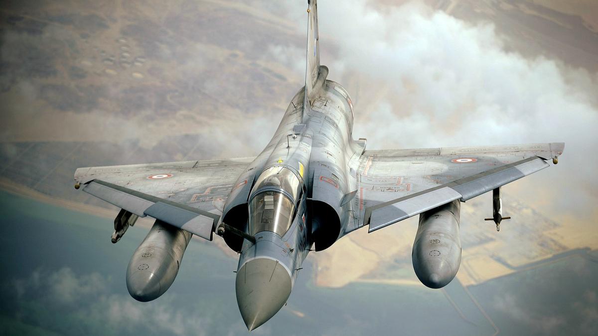 Французский истребитель Mirage 2000