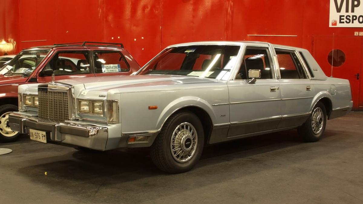 Lincoln Town Car Lincoln Town Car