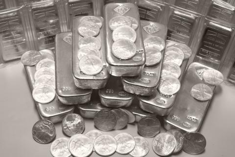 Серебро впервые превысило 80 долларов за унцию — COMEX