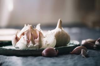 Чеснок усиливает секрецию желудочного сока и увеличивает нагрузку на пищеварение — Анна Макарова