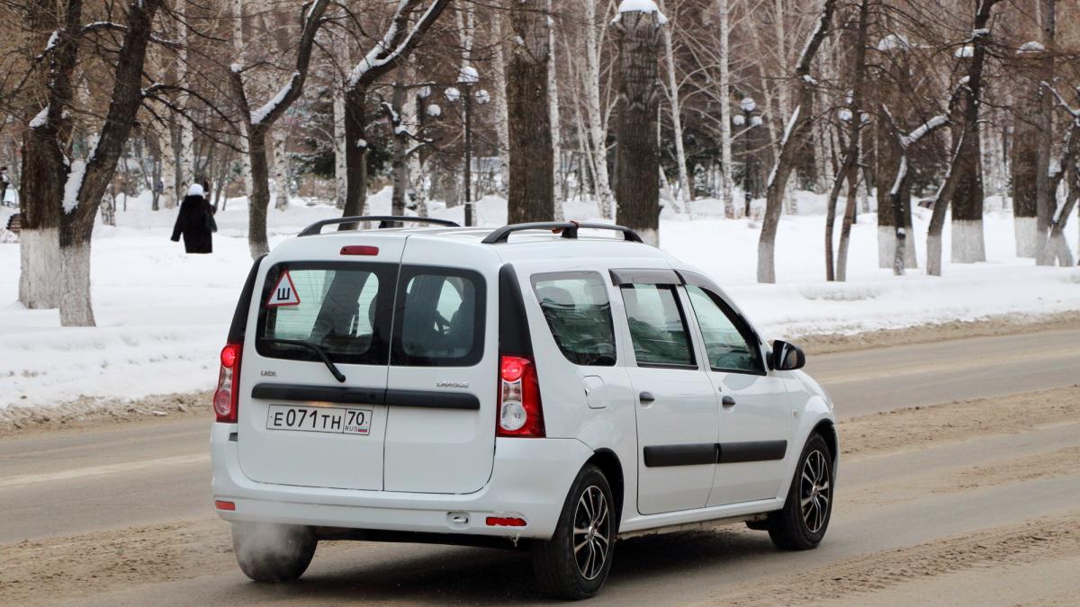 Lada Largus in Tomsk 02