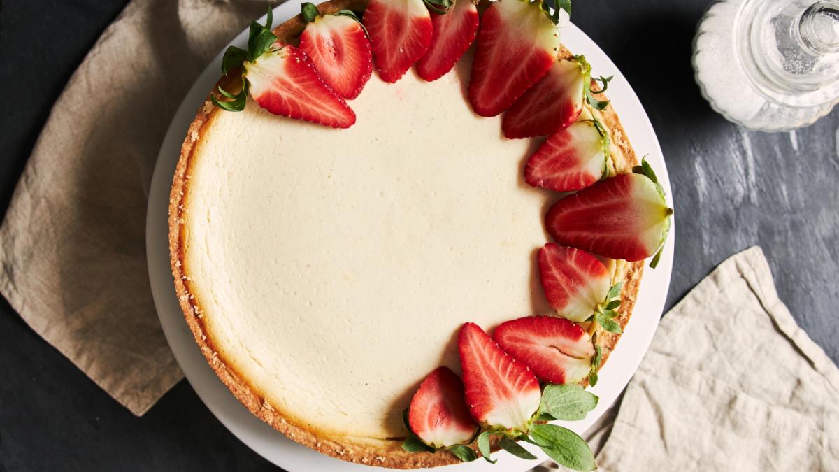 Чизкейк с клубникой