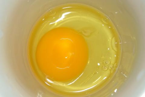 Эксперты по гастрономии: желтки продлевают свежесть выпечки и делают кремы шелковыми