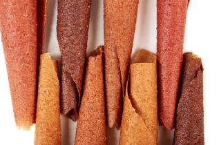 Кулинары: домашняя яблочная пастила готовится из запечённых яблок и белка