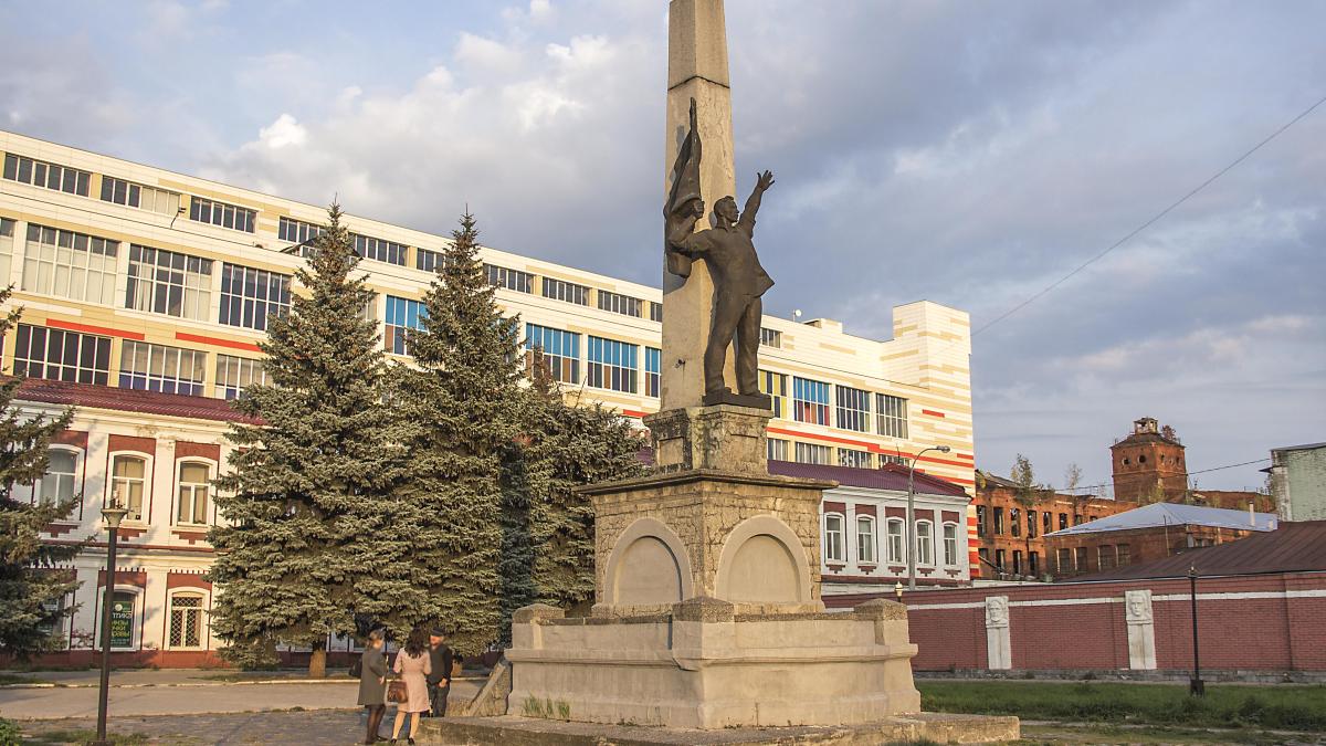 Памятник участникам Морозовской стачки