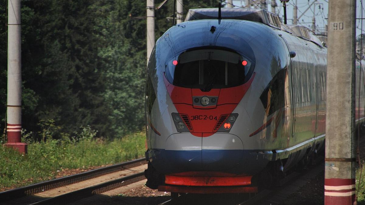 Сапсан, головной тяговый вагон сзади