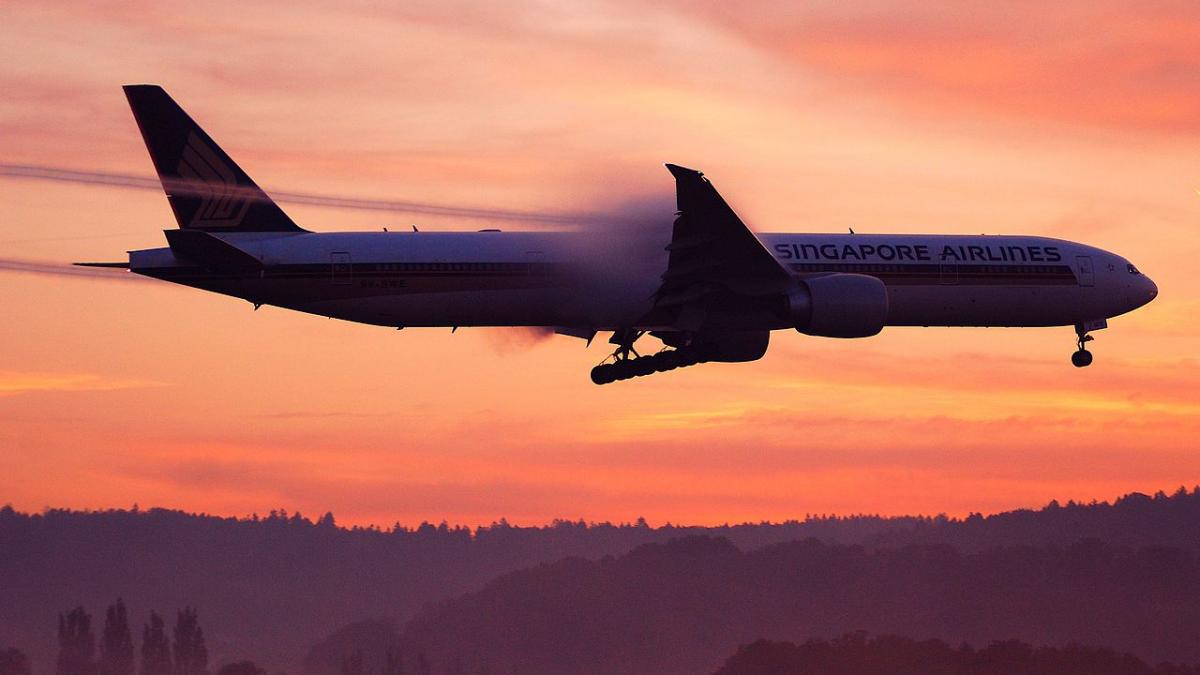 Боинг 777-312ER Боинг 777-312ER