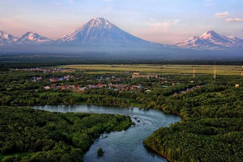 Медовый месяц на Камчатке: молодожёны из Москвы увидели 14 медведей и купались в горячих источниках