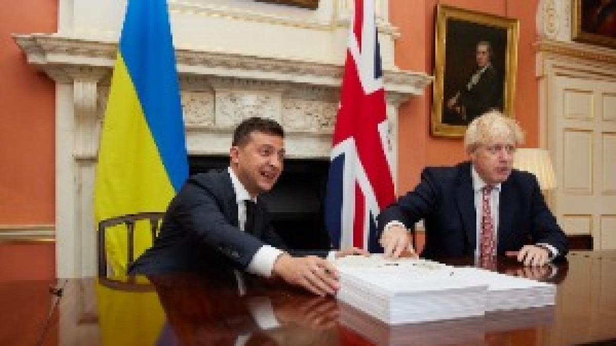Volodymyr Zelensky arrived at 10 Downing Street (2020-10-08) 08