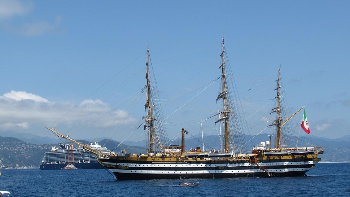 трёхмачтовый парусник "Amerigo Vespucci", Италия трёхмачтовый парусник "Amerigo Vespucci", Италия