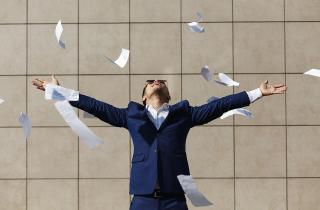 Запрет на выезд вводят только после открытия исполнительного производства — Иван Соловьёв