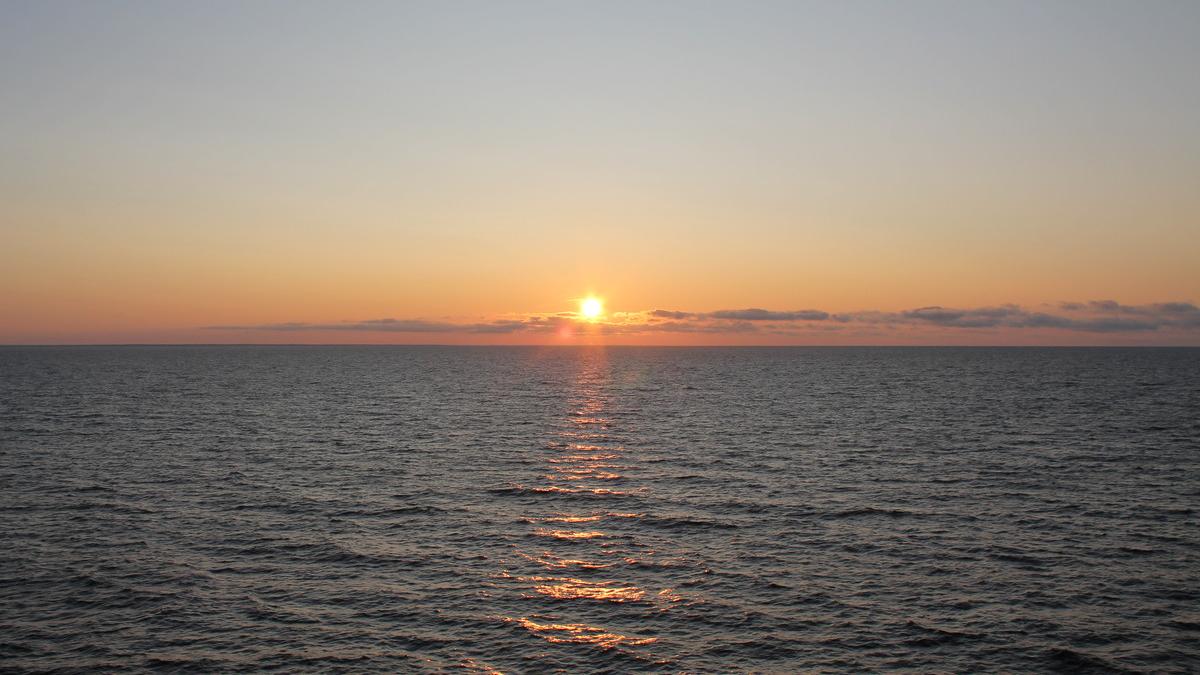 Море