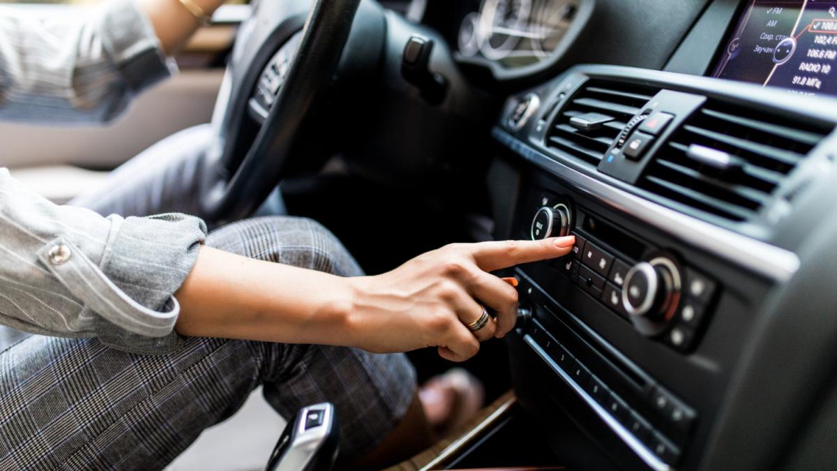 приборная панель автомобиля