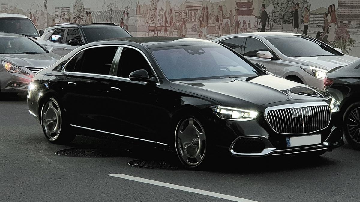 Mercedes Maybach 223