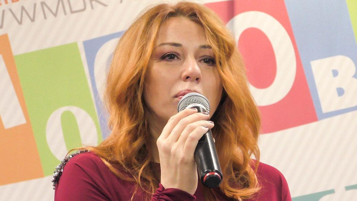 Алена Апина