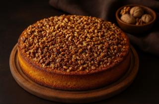 Пирог с грецкими орехами признан идеальным для осеннего ужина — кулинары