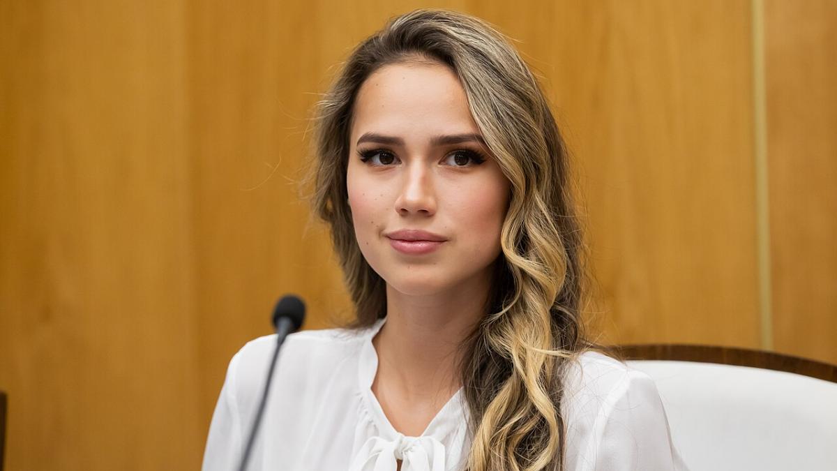 Алина Загитова Алина Загитова