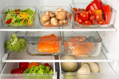 Как правильно организовать хранение продуктов в холодильнике
