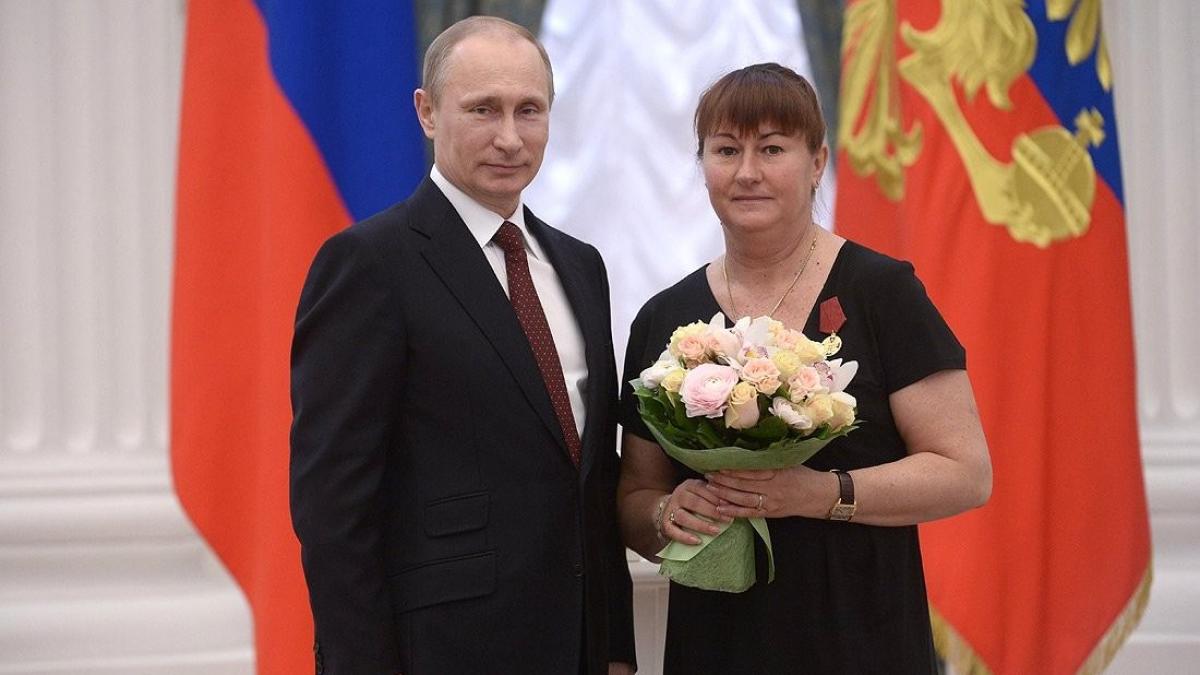 Vladimir Putin and Yelena Välbe (2014-03-24) Vladimir Putin and Yelena Välbe (2014-03-24)