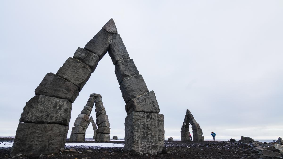 Каменные скульптуры в Исландии