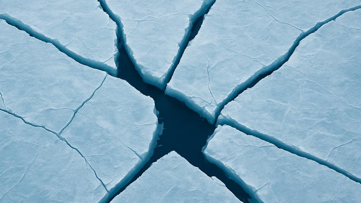 Треснувший лёд