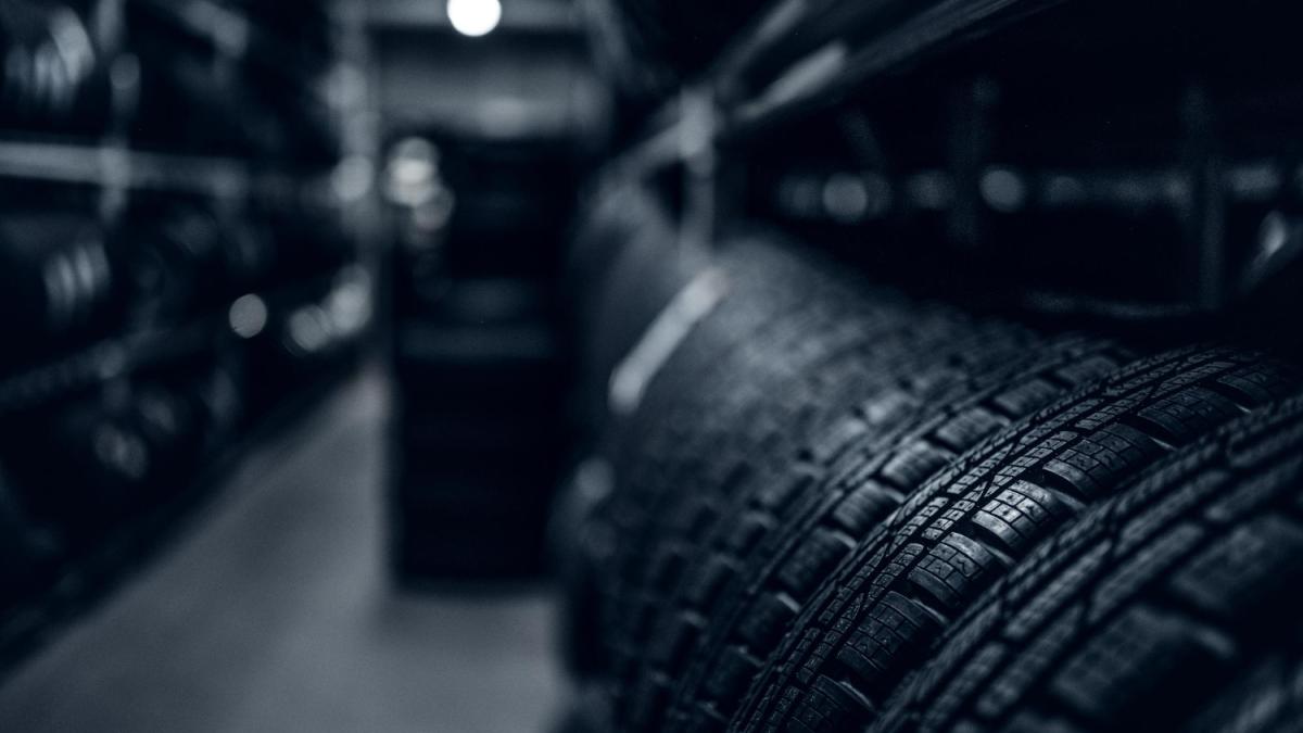 Склад автомобильных шин