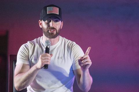 TMZ: у Криса Эванса и Албы Баптишта родился первенец в Массачусетсе TMZ: у Криса Эванса и Албы Баптишта родился первенец в Массачусетсе