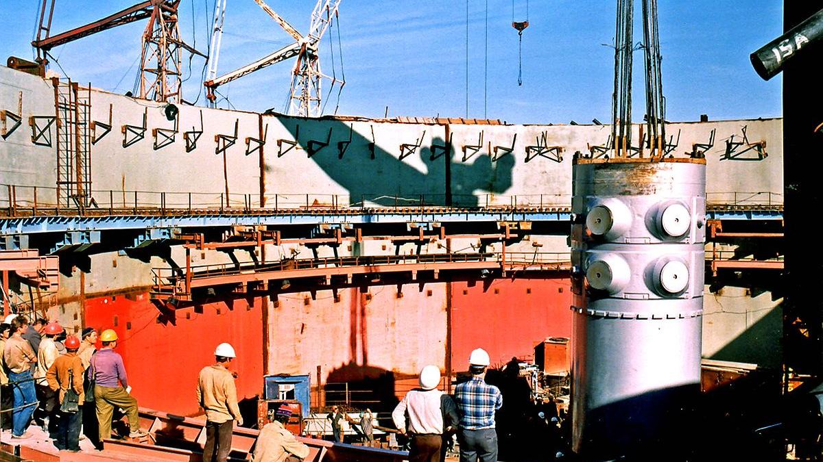 Строительство ядерного реактора