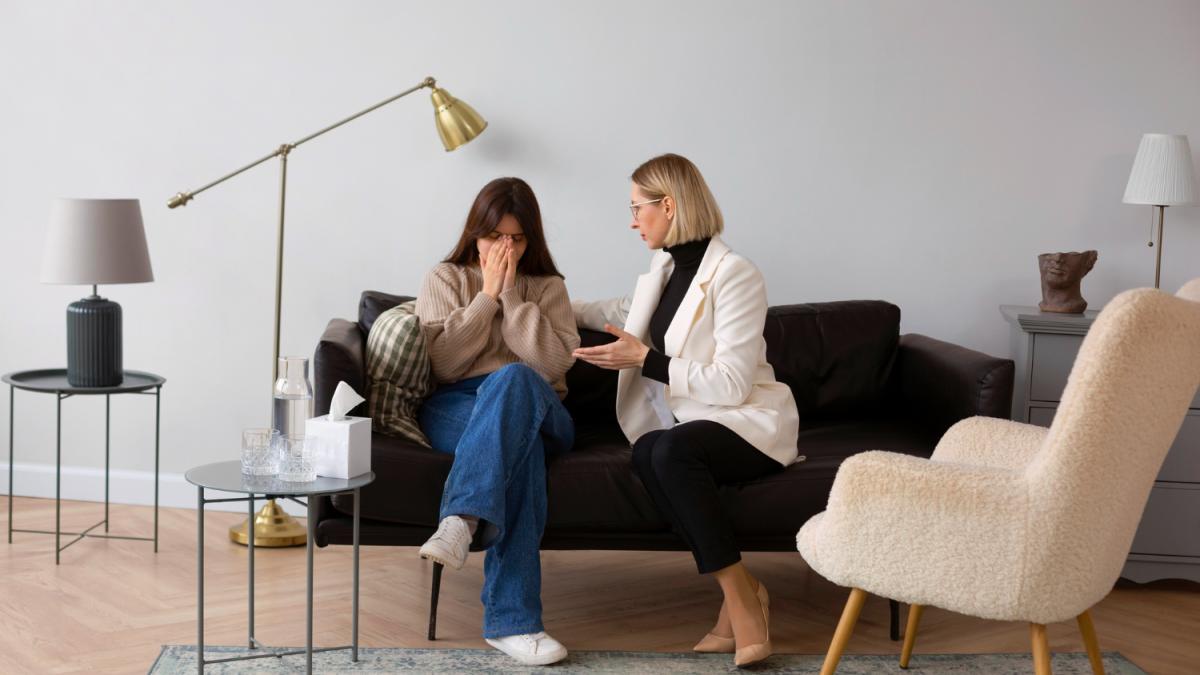 Девушка у психолога