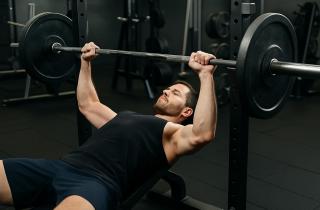 Приседания и жим штанги ускоряют выработку тестостерона — Fit Seven