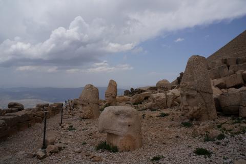 Антиох I воздвиг мавзолей на горе Немрут — гид Салиха Абурсу