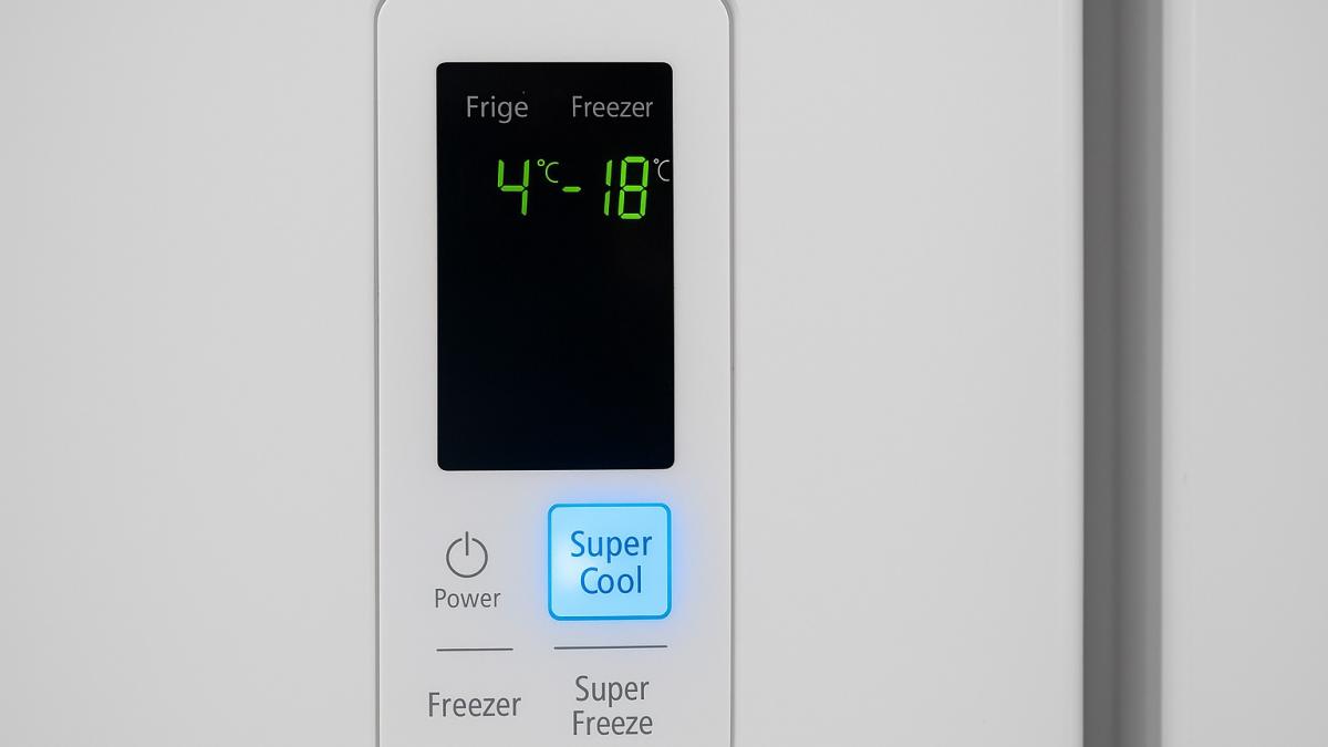 Панель холодильника