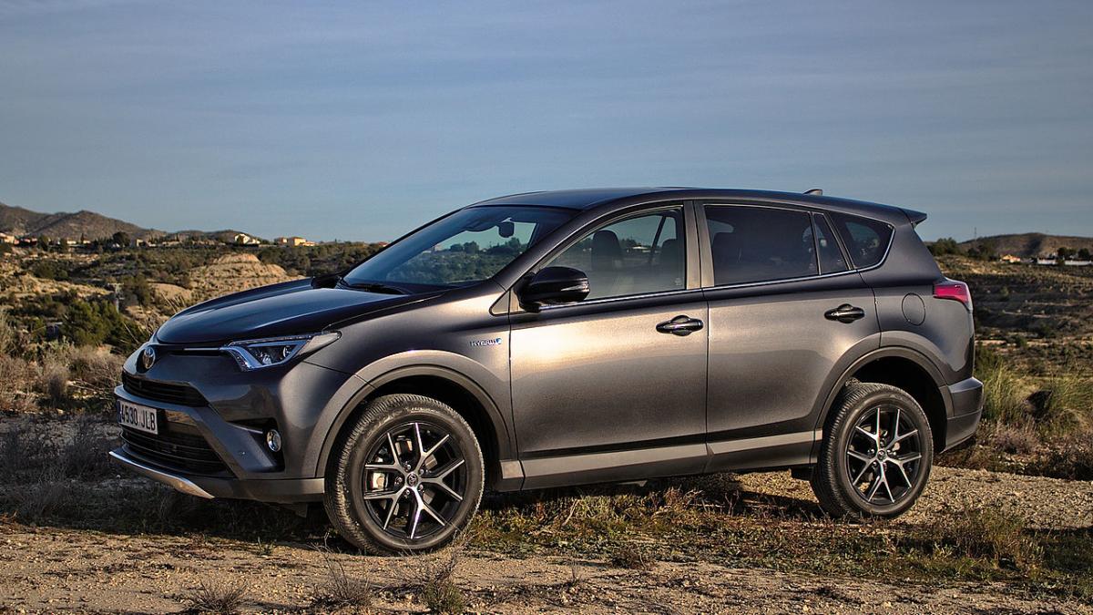 Кроссовер Toyota RAV4 Кроссовер Toyota RAV4