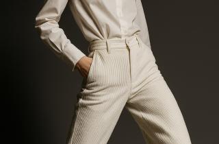 Монохром советуют собирать на сочетании разных фактур — Папули