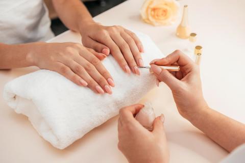 Какой маникюр выбрать для коротких ногтей — советы нейл-стилистов