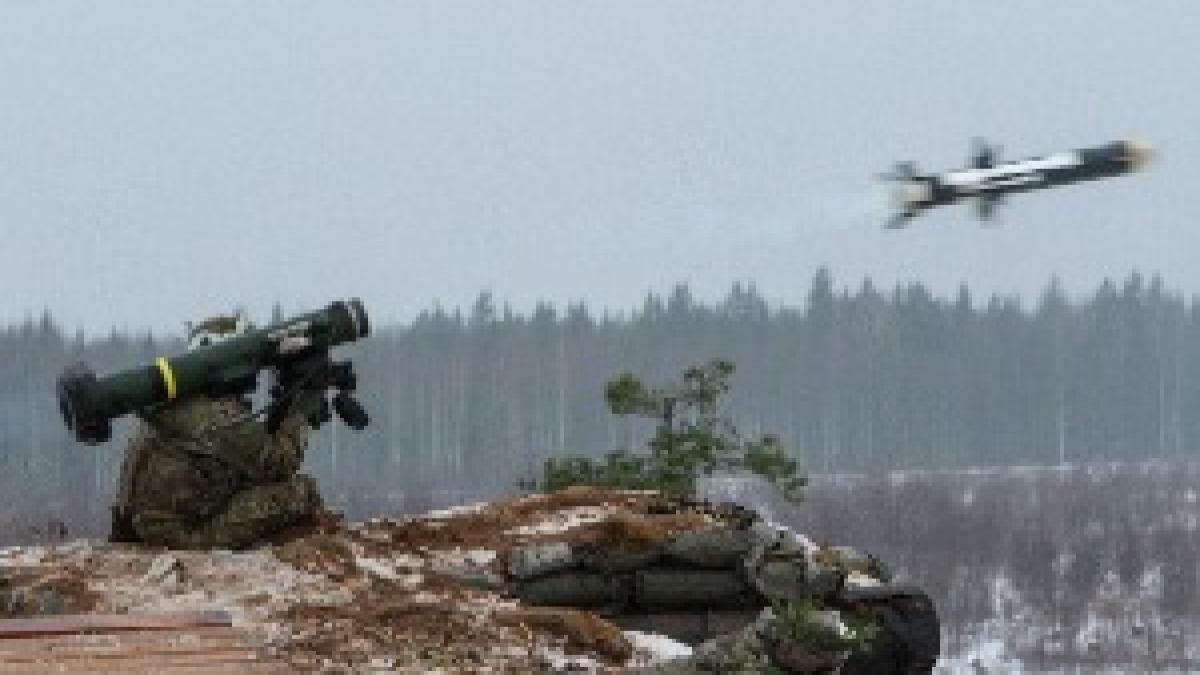 'Sky Soldiers' test team cohesion in Estonia 161117-A-DP178-535