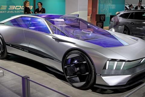 Stellantis: Peugeot готовит премьеру модели Polygon с рулем как у концепт-кара Inception