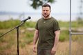 По мнению Зеленского только Китай, США и ЕС могут быть посредниками в переговорах По мнению Зеленского только Китай, США и ЕС могут быть посредниками в переговорах