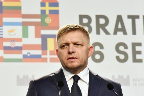 Словакия подготовила изменения к договору о военном сотрудничестве — премьер Фицо
