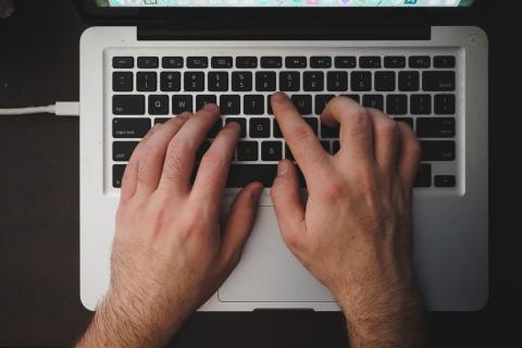 Клавиатура QWERTY: от пишущих машинок до современных технологий