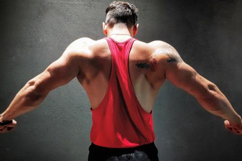 Подтягивания широким хватом укрепляет спину и плечевой пояс — Fit Seven