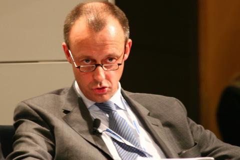 Канцлер Германии Мерц исключил возможность двусторонней встречи лидеров России и Украины