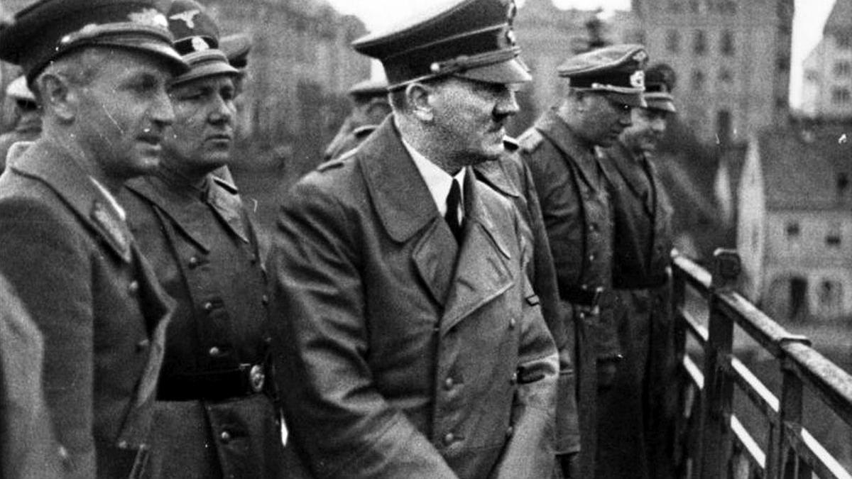 Адольф Гитлер Адольф Гитлер