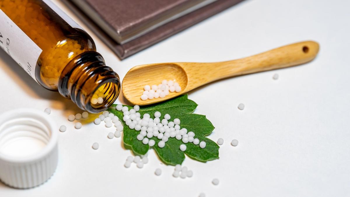 Гомеопатические шарики и травы (натуральные лекарства)