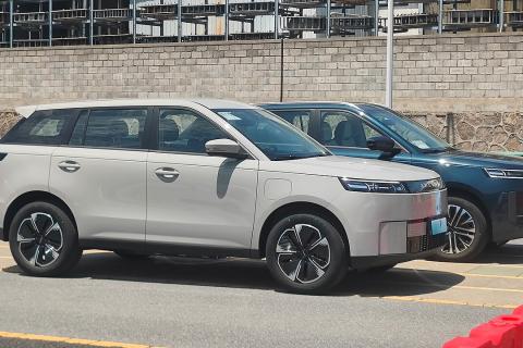 Jaecoo анонсировала локализацию сборки своих кроссоверов в России в 2026 году — Китайские автомобили