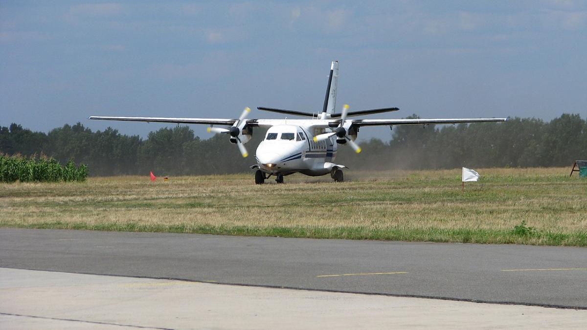 самолёт L-410