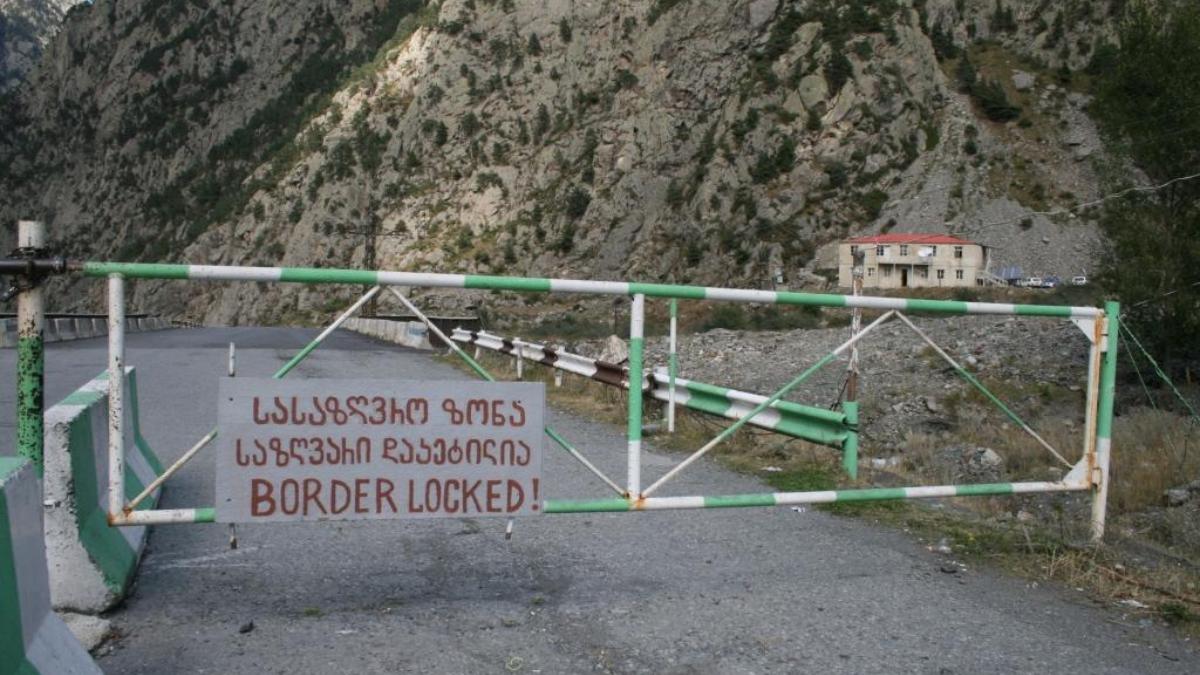 Грузинско-российская граница в Дарьяльском ущелье